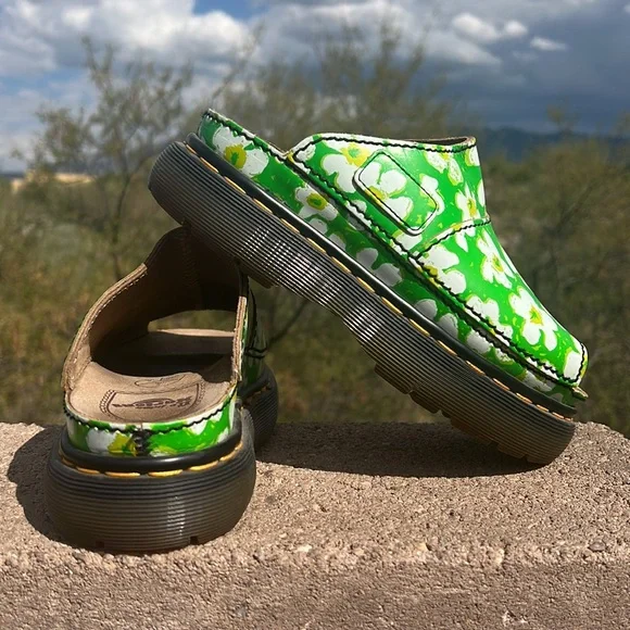 🏴󠁧󠁢󠁥󠁮󠁧󠁿 Vintage MIE Dr. Martens Green Daisy Platform Slides Sandals UK 5